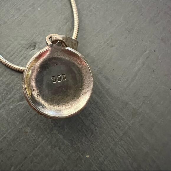 925 Sterling Silver Pendant & Necklace - Picture 7 of 13